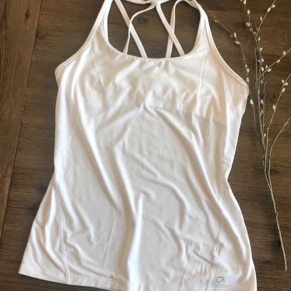 Gapfit Breathe Strappy Workout Tank w Built in Bra - Picture 1 of 6